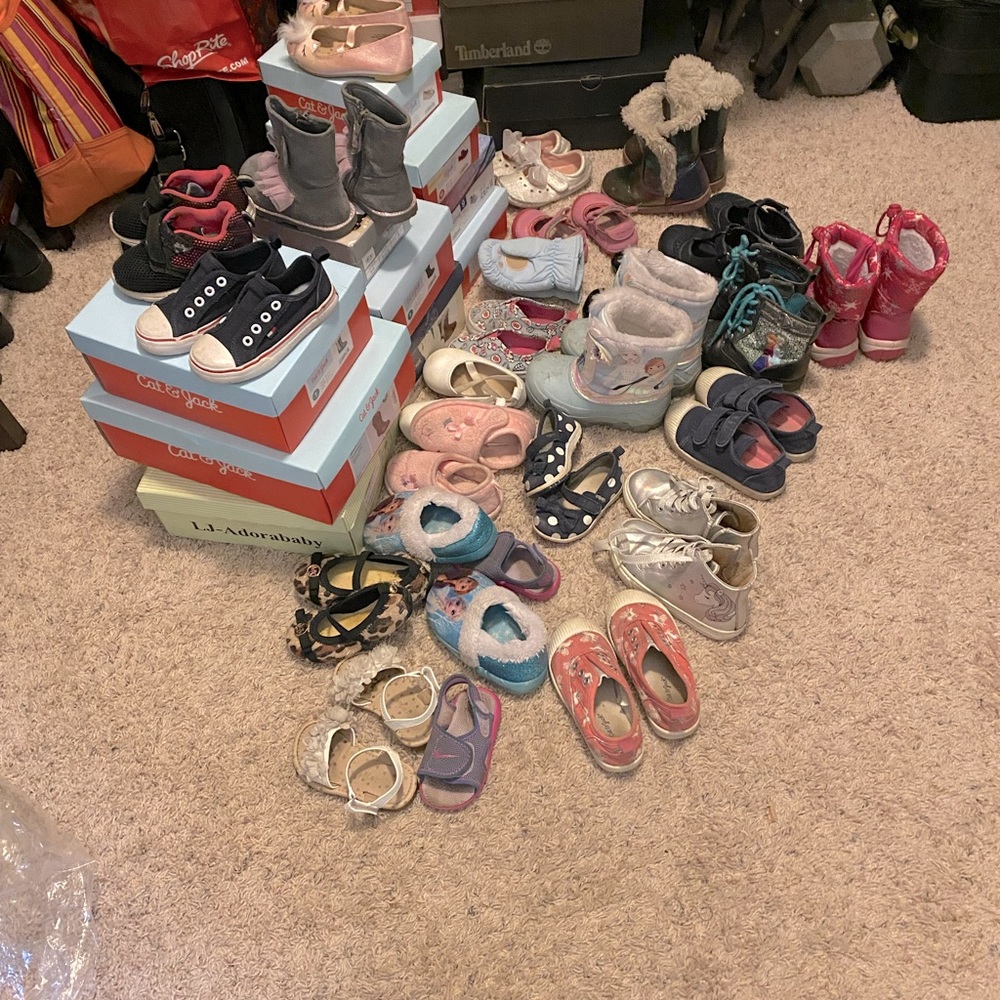 A lot of toddler girl shoes. Most of them between size 4-7. Just msg me